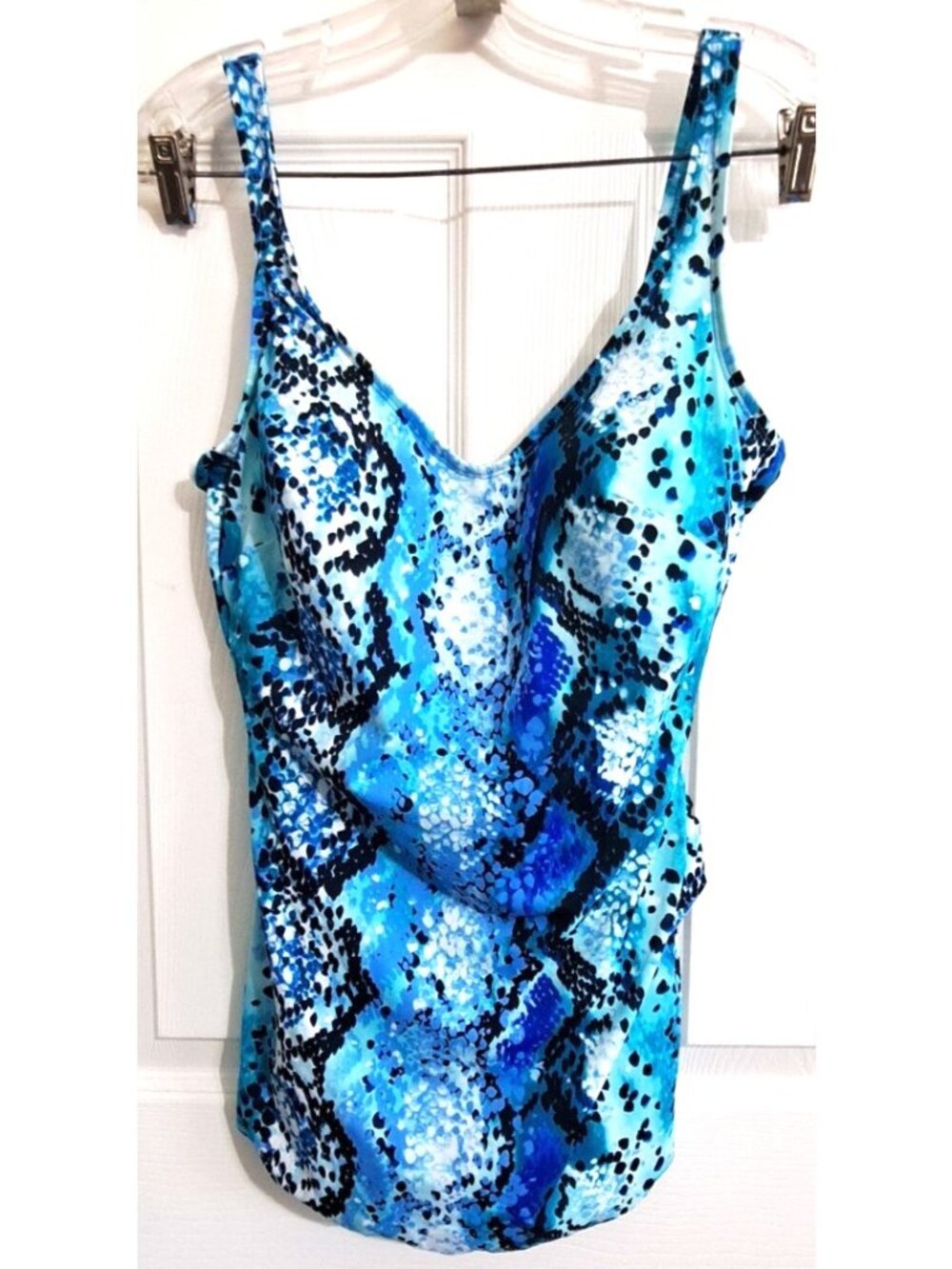 Roxanne Women's 12/36C Multicolor V-Neck One Piece Skirted Swimsuit
